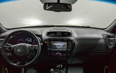 KIA Soul II рестайлинг, 2015 год, 1 150 000 рублей, 23 фотография