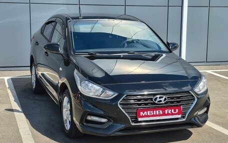 Hyundai Solaris II рестайлинг, 2018 год, 975 000 рублей, 1 фотография