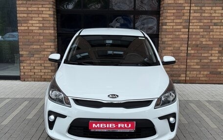 KIA Rio IV, 2020 год, 950 000 рублей, 1 фотография