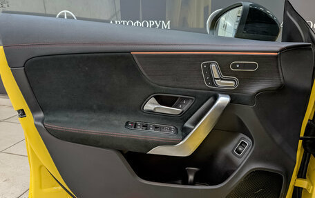 Mercedes-Benz CLA, 2019 год, 3 240 000 рублей, 19 фотография
