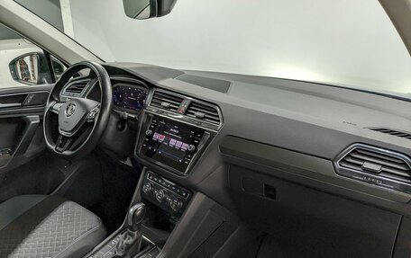 Volkswagen Tiguan II, 2019 год, 2 290 000 рублей, 20 фотография