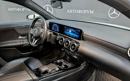 Mercedes-Benz A-Класс, 2019 год, 2 350 000 рублей, 13 фотография