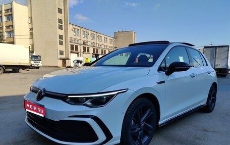 Volkswagen Golf VIII, 2022 год, 2 650 000 рублей, 1 фотография