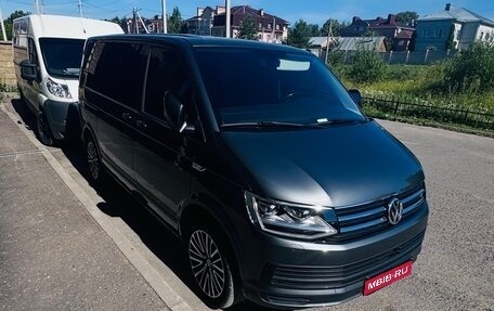 Volkswagen Multivan T6 рестайлинг, 2019 год, 4 390 000 рублей, 1 фотография