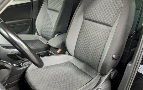 Volkswagen Tiguan II, 2019 год, 2 240 000 рублей, 14 фотография
