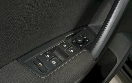 Volkswagen Tiguan II, 2019 год, 2 240 000 рублей, 12 фотография