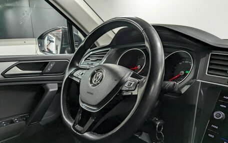 Volkswagen Tiguan II, 2019 год, 2 240 000 рублей, 22 фотография