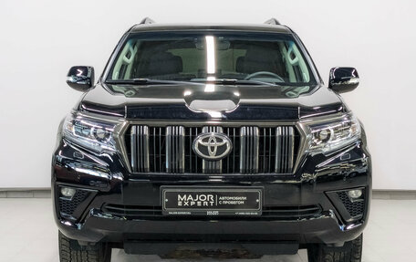 Toyota Land Cruiser Prado 150 рестайлинг 2, 2021 год, 6 590 000 рублей, 2 фотография