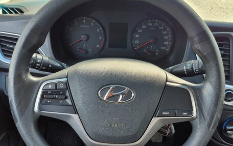 Hyundai Solaris II рестайлинг, 2018 год, 975 000 рублей, 11 фотография