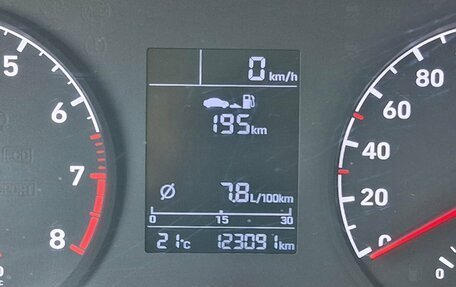 Hyundai Solaris II рестайлинг, 2018 год, 975 000 рублей, 9 фотография