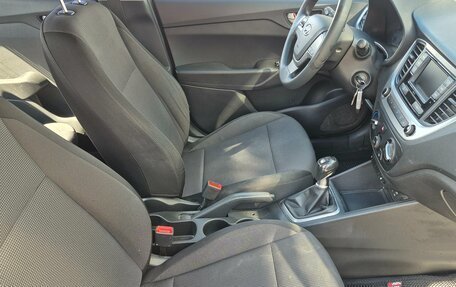 Hyundai Solaris II рестайлинг, 2018 год, 975 000 рублей, 17 фотография