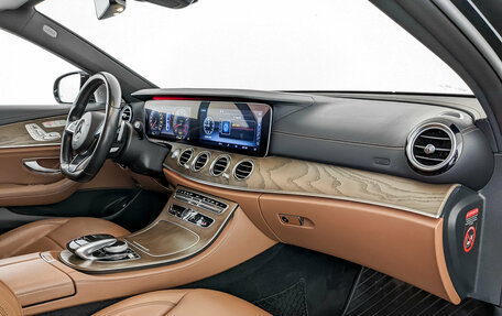 Mercedes-Benz E-Класс, 2017 год, 3 650 000 рублей, 11 фотография