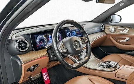 Mercedes-Benz E-Класс, 2017 год, 3 650 000 рублей, 16 фотография