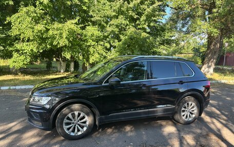 Volkswagen Tiguan II, 2018 год, 2 096 000 рублей, 2 фотография