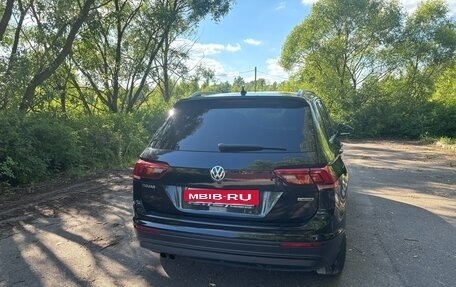 Volkswagen Tiguan II, 2018 год, 2 096 000 рублей, 7 фотография
