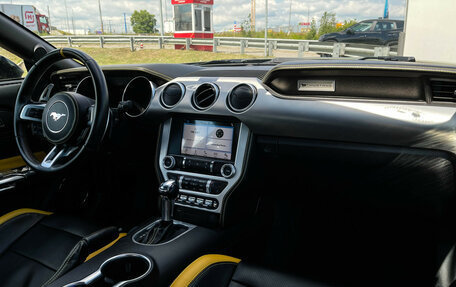 Ford Mustang VI рестайлинг, 2018 год, 2 998 000 рублей, 10 фотография