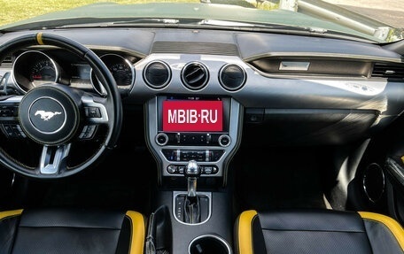 Ford Mustang VI рестайлинг, 2018 год, 2 998 000 рублей, 12 фотография