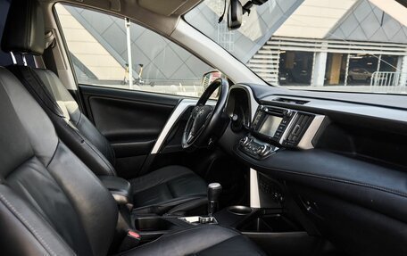Toyota RAV4, 2013 год, 2 255 800 рублей, 6 фотография