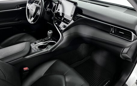 Toyota Camry, 2021 год, 3 800 000 рублей, 14 фотография