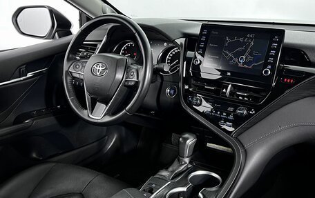 Toyota Camry, 2021 год, 3 800 000 рублей, 15 фотография