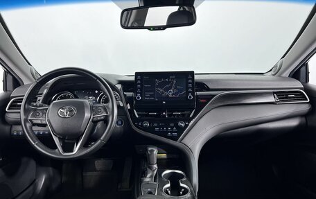 Toyota Camry, 2021 год, 3 800 000 рублей, 17 фотография