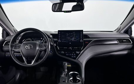 Toyota Camry, 2021 год, 3 800 000 рублей, 16 фотография