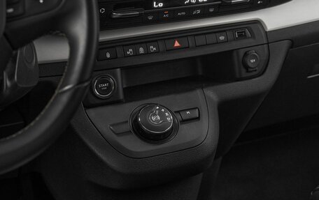 Peugeot Traveller I, 2018 год, 2 699 000 рублей, 16 фотография