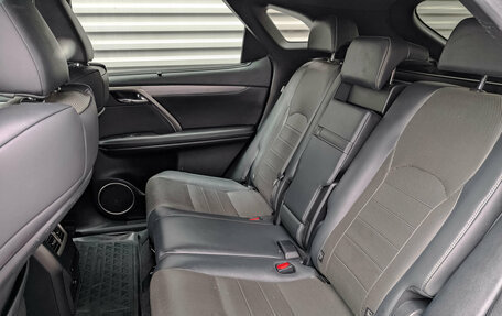 Lexus RX IV рестайлинг, 2019 год, 3 990 000 рублей, 18 фотография