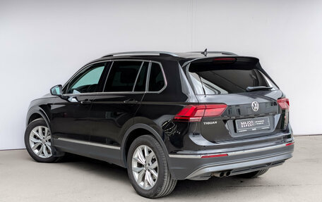 Volkswagen Tiguan II, 2018 год, 2 355 000 рублей, 7 фотография