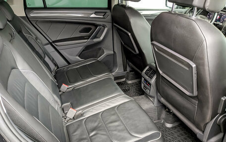 Volkswagen Tiguan II, 2018 год, 2 355 000 рублей, 12 фотография