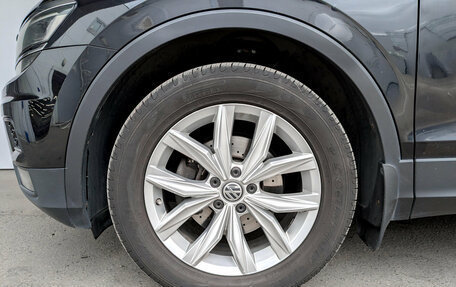 Volkswagen Tiguan II, 2018 год, 2 355 000 рублей, 18 фотография