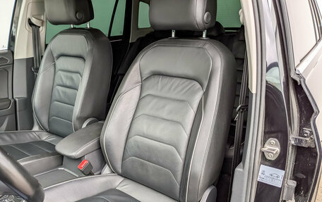 Volkswagen Tiguan II, 2018 год, 2 355 000 рублей, 20 фотография