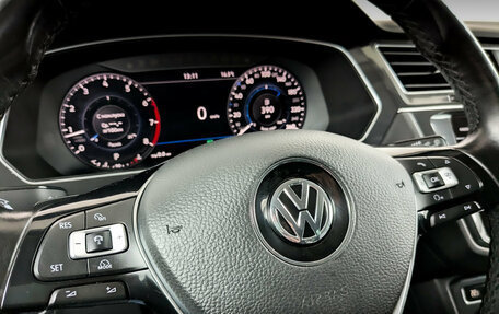 Volkswagen Tiguan II, 2018 год, 2 355 000 рублей, 26 фотография