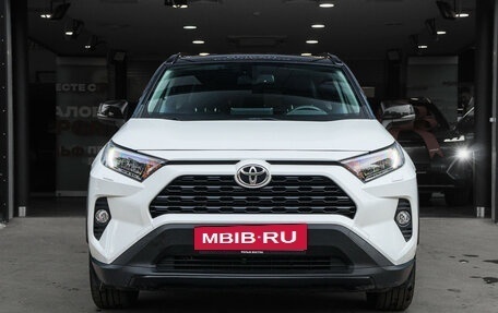 Toyota RAV4, 2021 год, 3 320 000 рублей, 2 фотография