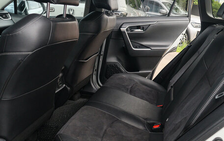 Toyota RAV4, 2021 год, 3 320 000 рублей, 9 фотография