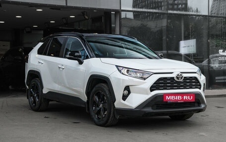 Toyota RAV4, 2021 год, 3 320 000 рублей, 3 фотография