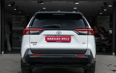 Toyota RAV4, 2021 год, 3 320 000 рублей, 5 фотография