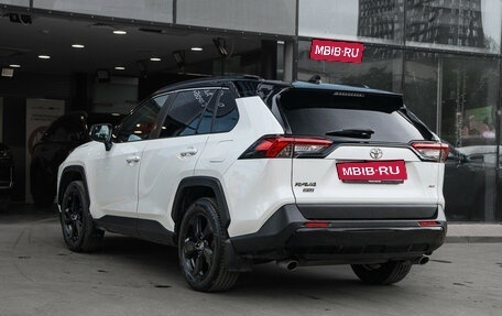 Toyota RAV4, 2021 год, 3 320 000 рублей, 7 фотография