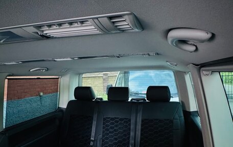 Volkswagen Multivan T6 рестайлинг, 2019 год, 4 390 000 рублей, 6 фотография