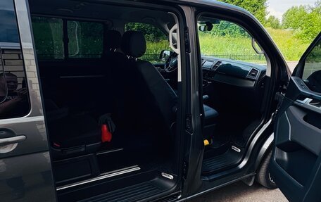 Volkswagen Multivan T6 рестайлинг, 2019 год, 4 390 000 рублей, 8 фотография