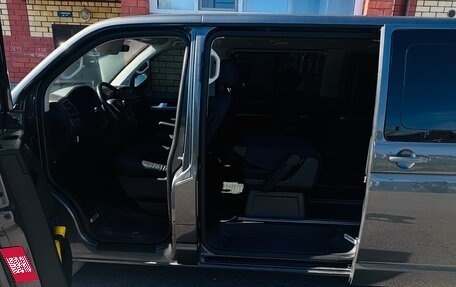 Volkswagen Multivan T6 рестайлинг, 2019 год, 4 390 000 рублей, 4 фотография