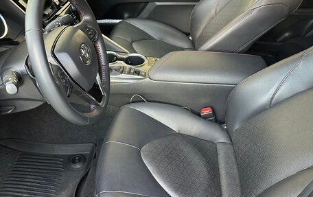 Toyota Camry, 2021 год, 3 800 000 рублей, 9 фотография