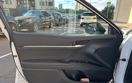 Toyota Camry, 2021 год, 3 800 000 рублей, 15 фотография