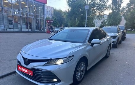 Toyota Camry, 2019 год, 2 150 000 рублей, 1 фотография