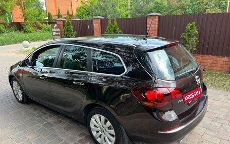 Opel Astra J, 2014 год, 785 000 рублей, 5 фотография
