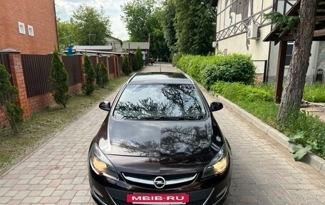 Opel Astra J, 2014 год, 785 000 рублей, 2 фотография