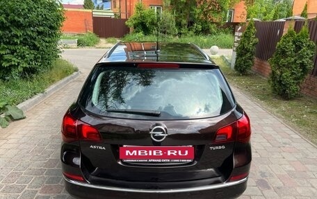 Opel Astra J, 2014 год, 785 000 рублей, 4 фотография