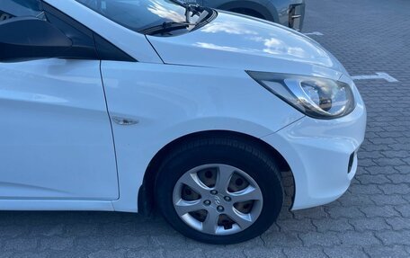 Hyundai Solaris II рестайлинг, 2012 год, 650 000 рублей, 5 фотография