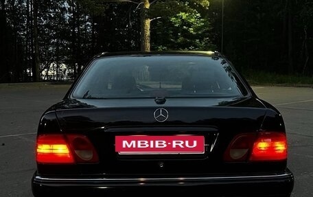 Mercedes-Benz E-Класс, 1998 год, 510 000 рублей, 3 фотография