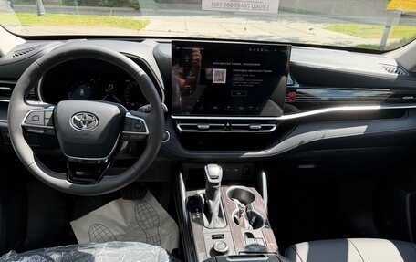 Toyota Highlander, 2026 год, 5 330 000 рублей, 15 фотография